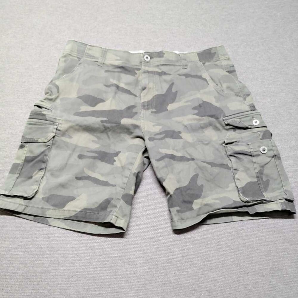 Iron Co. Men's Camo Cargo Shorts Size 40 - Durable Outdoor Utility